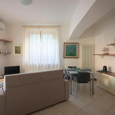 4 Posti Letto Con Patio E Parcheggio * Ανκόνα