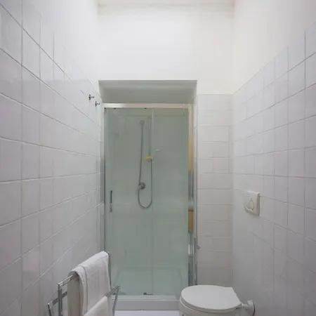 4 Posti Letto Con Patio E Parcheggio Lägenhet